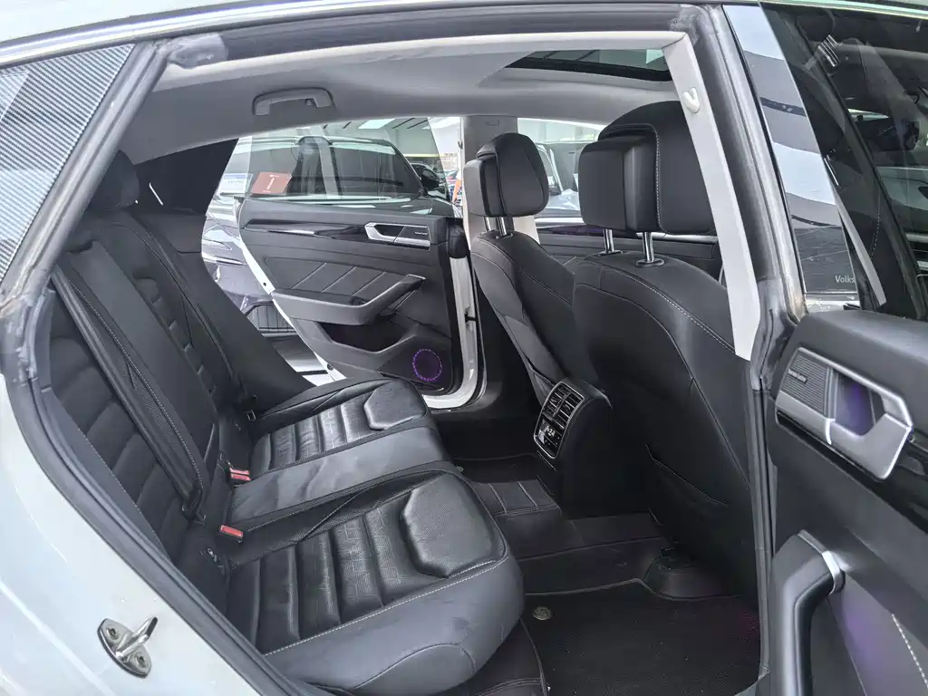 Volkswagen CC — миниатюра 11
