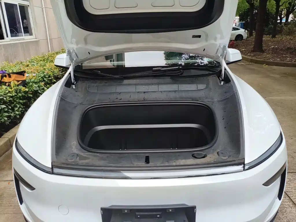 Tesla Model Y L — миниатюра 16