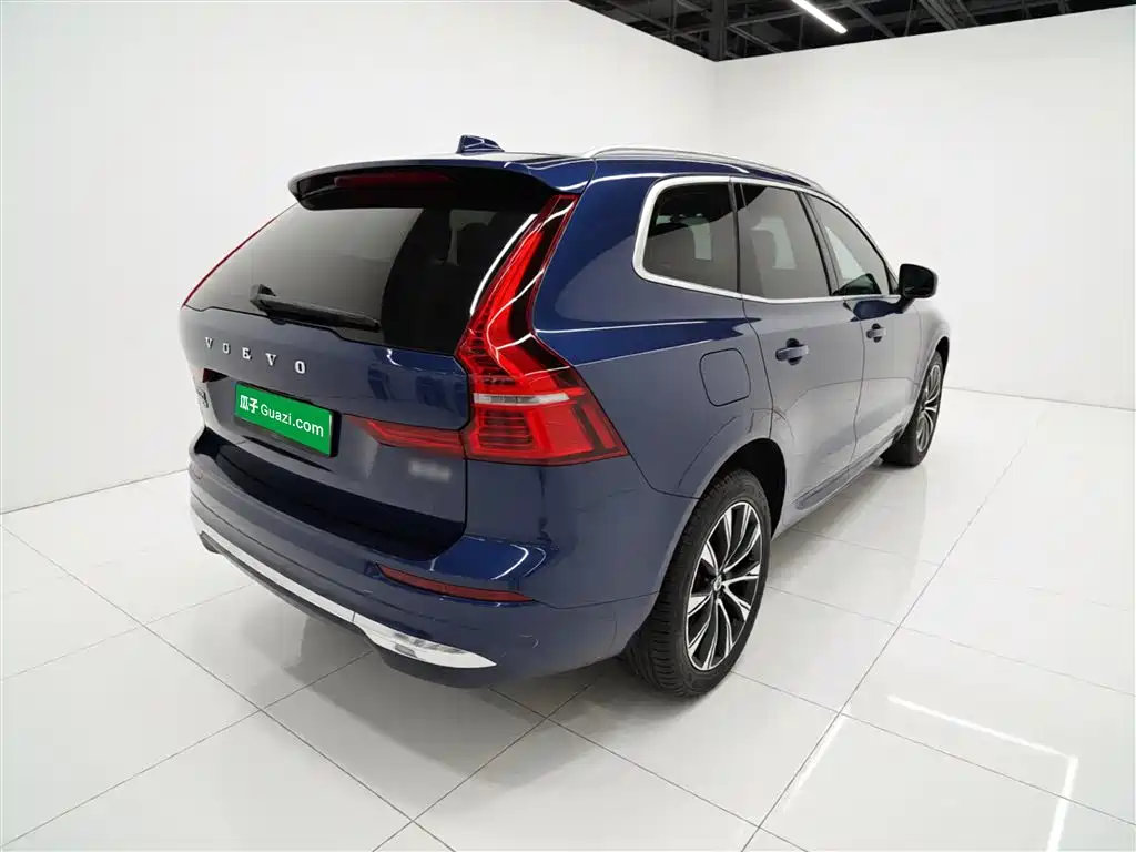 Volvo XC60 2023 B5 Luxury