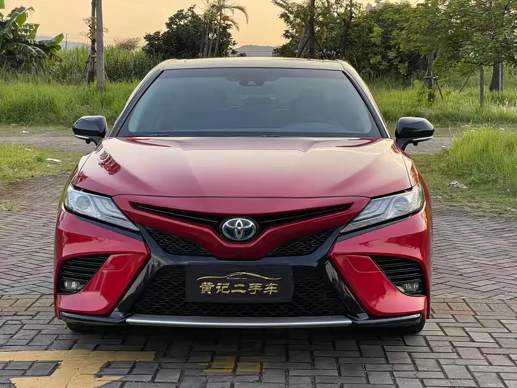 TOYOTA CAMRY