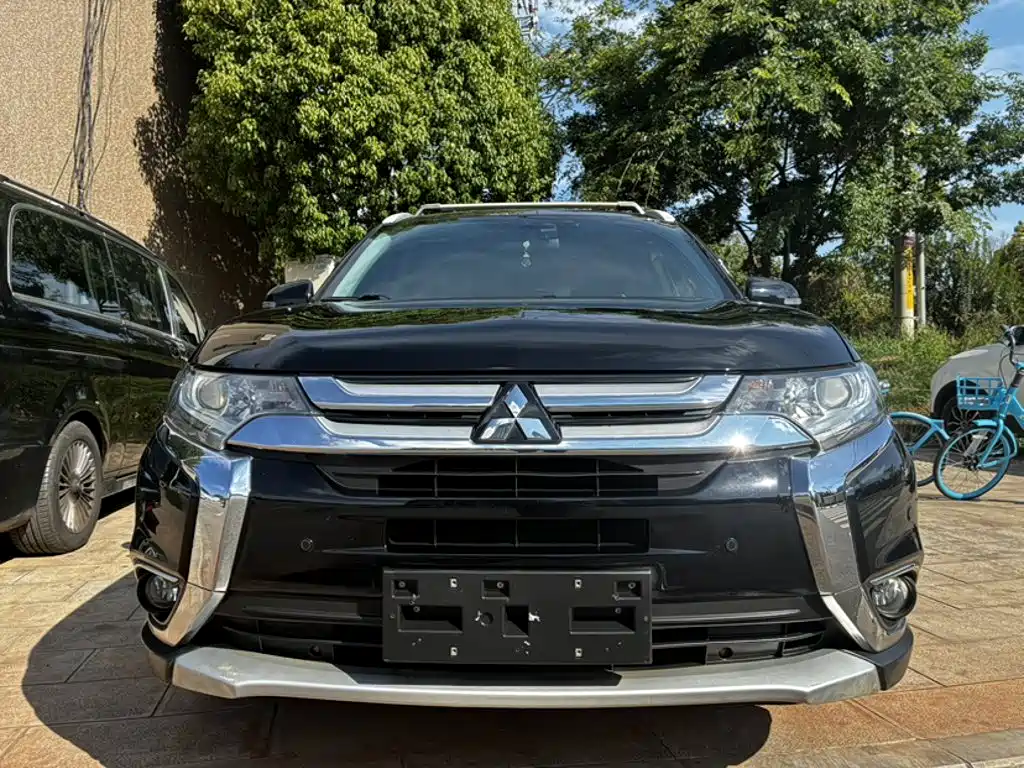 Mitsubishi Outlander — миниатюра 4