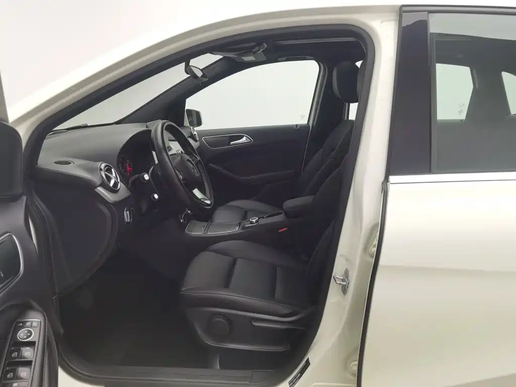 Mercedes-Benz B-Class — миниатюра 10