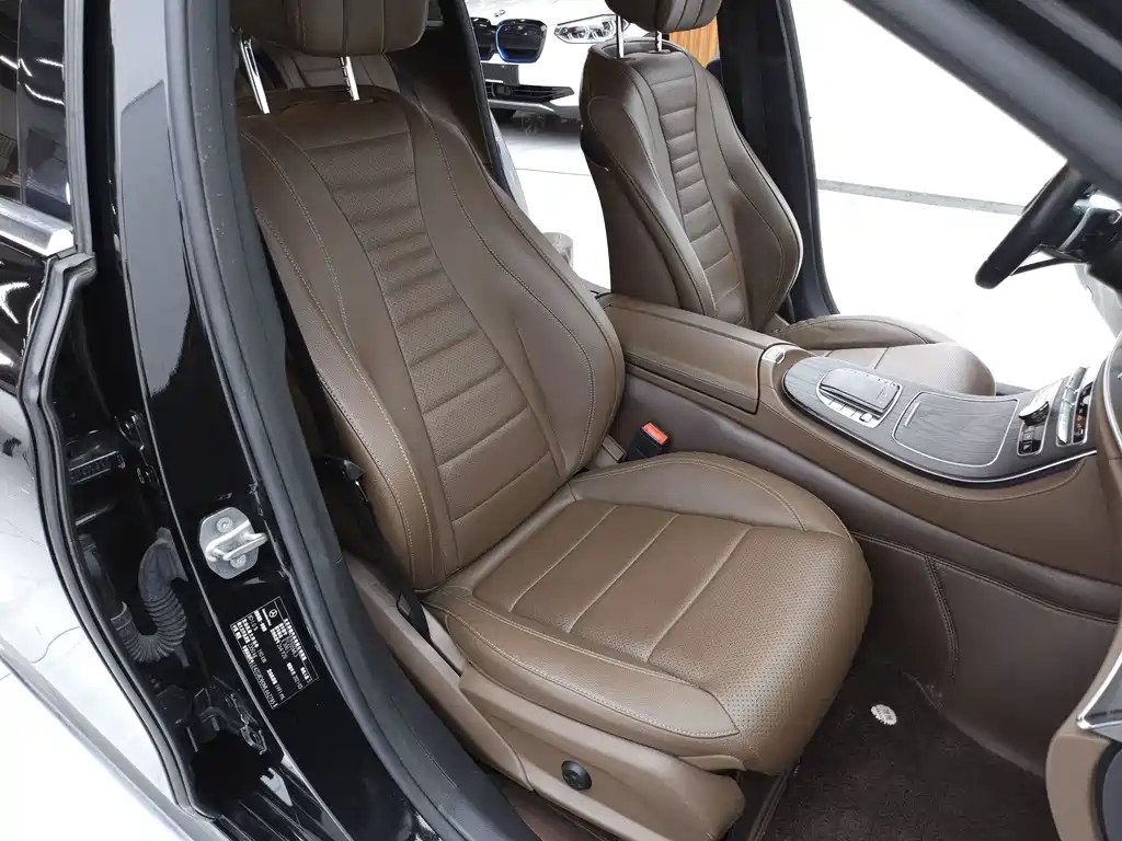 Mercedes-Benz E-Class — миниатюра 11