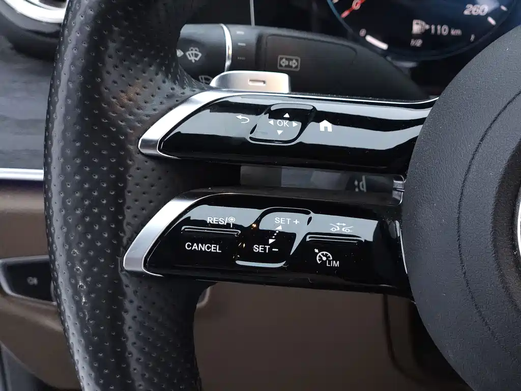 Mercedes-Benz E-Class — миниатюра 21