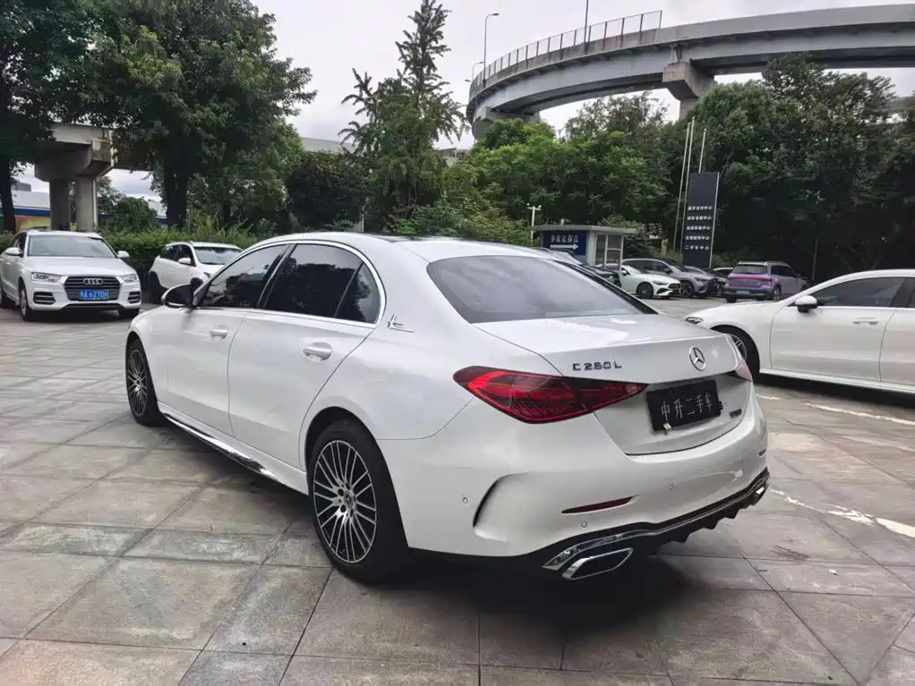 Mercedes-Benz C-Class — миниатюра 6
