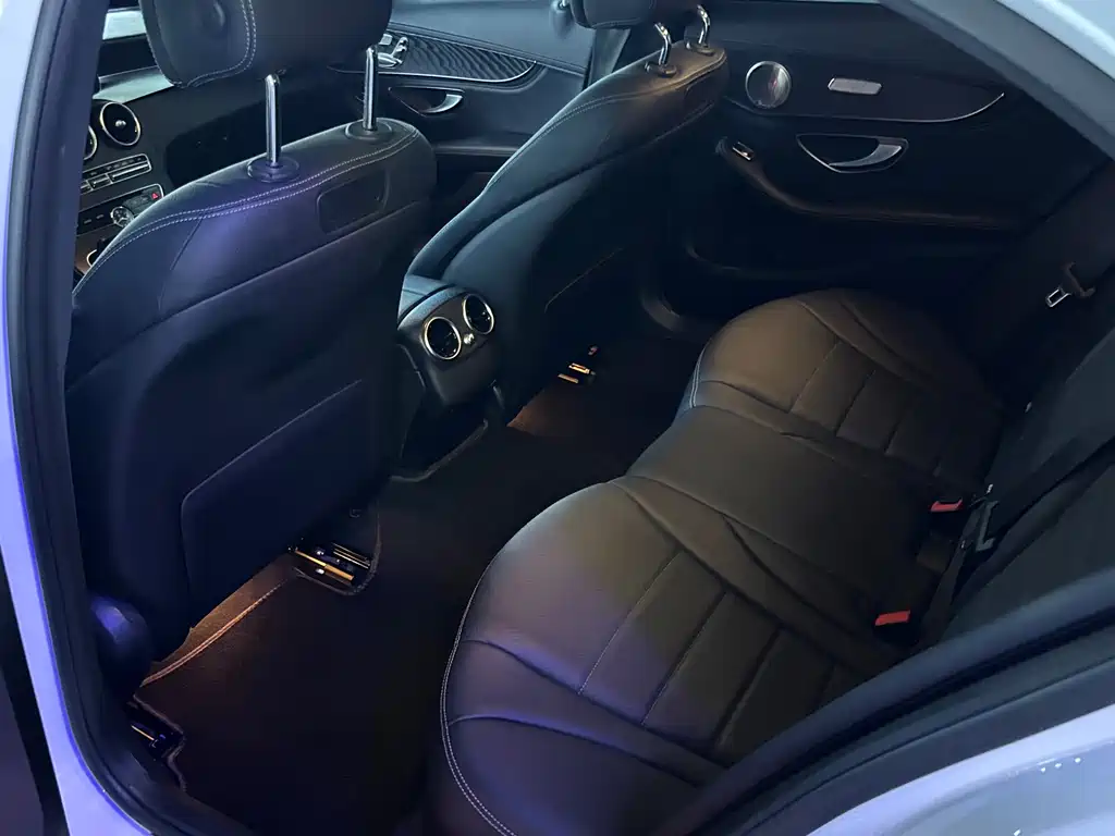 Mercedes-Benz C-Class — миниатюра 14