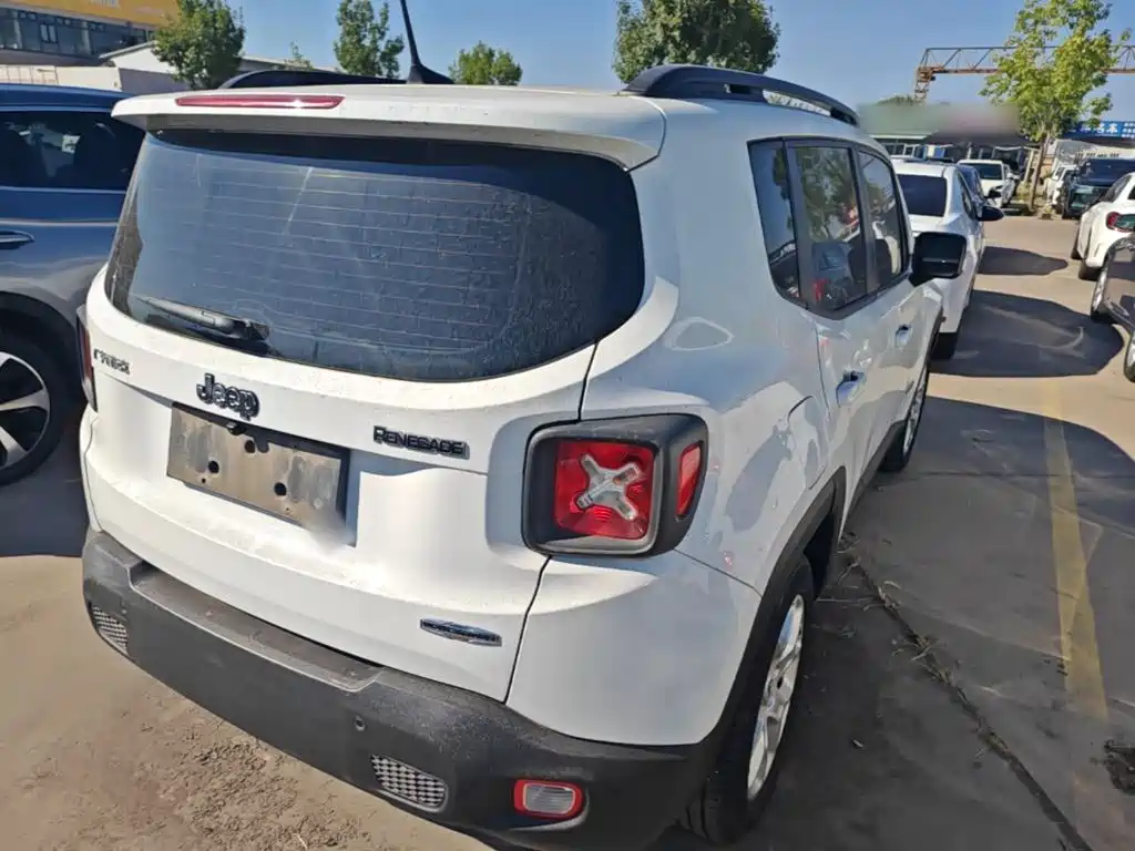 Jeep Renegade — миниатюра 7