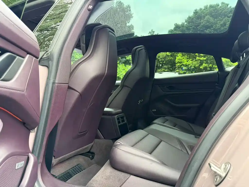 Porsche Taycan — миниатюра 6
