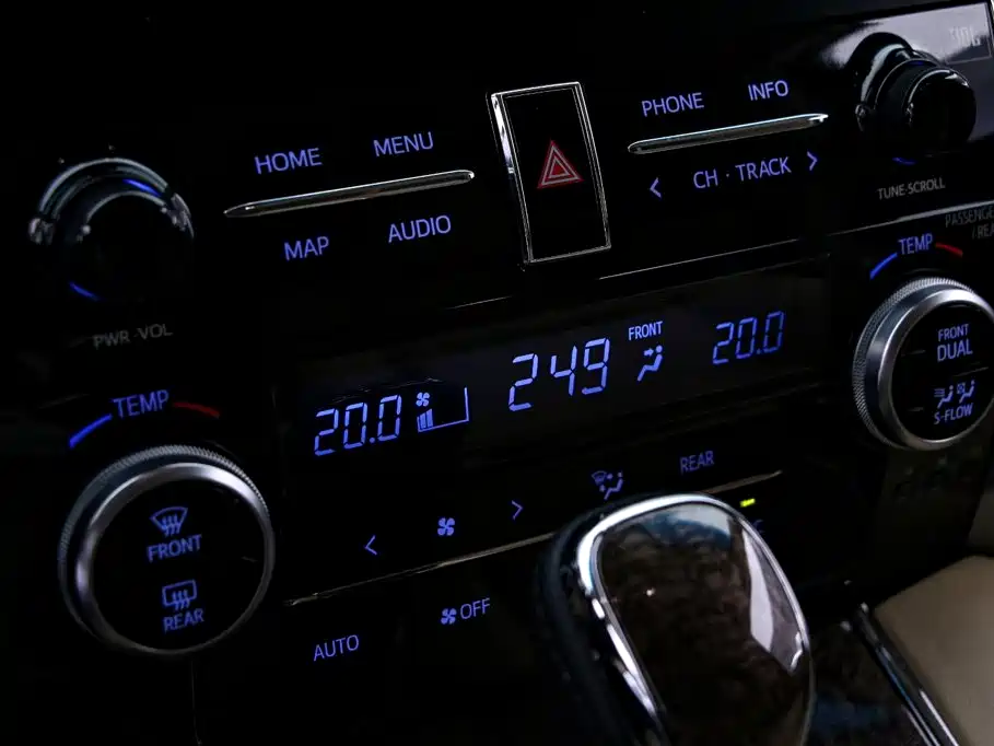 Toyota Vellfire — миниатюра 9