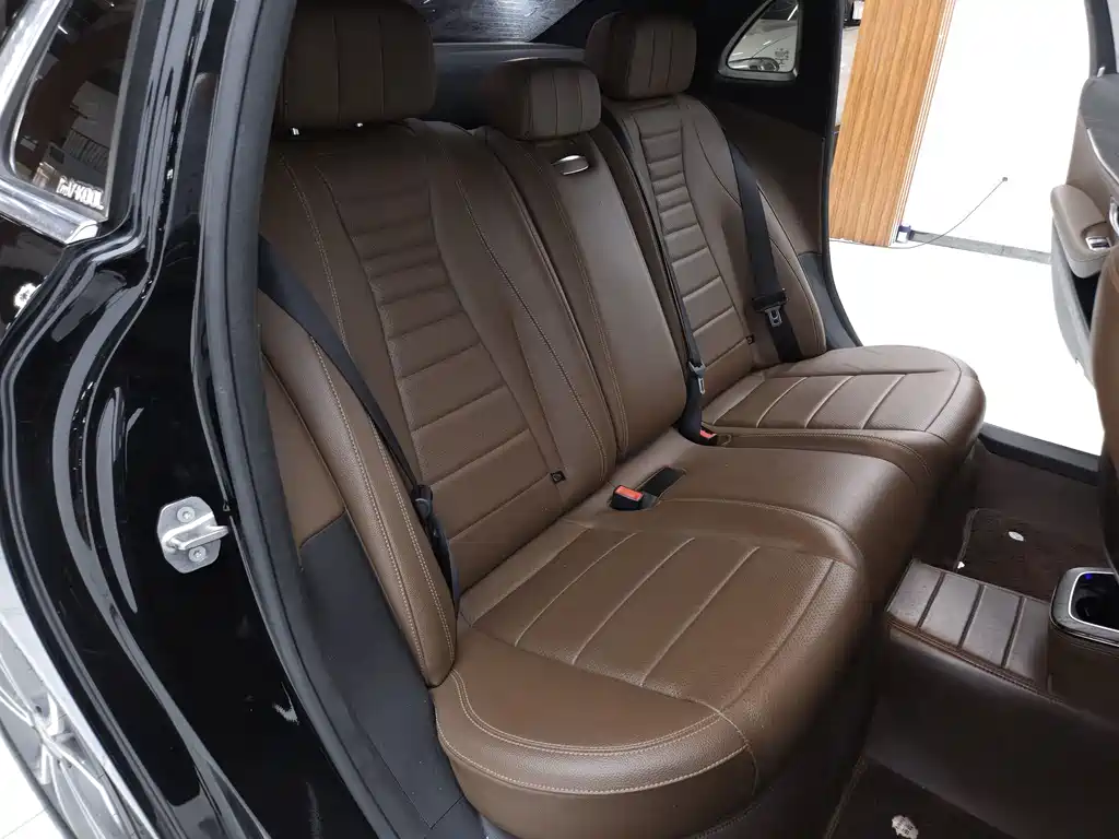 Mercedes-Benz E-Class — миниатюра 10