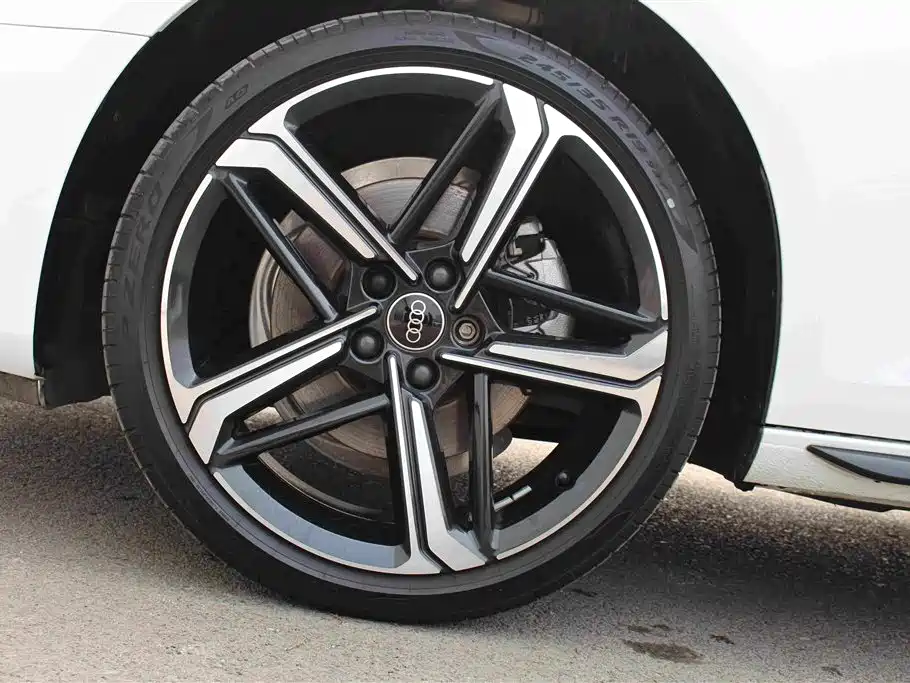 Audi A4L — миниатюра 11