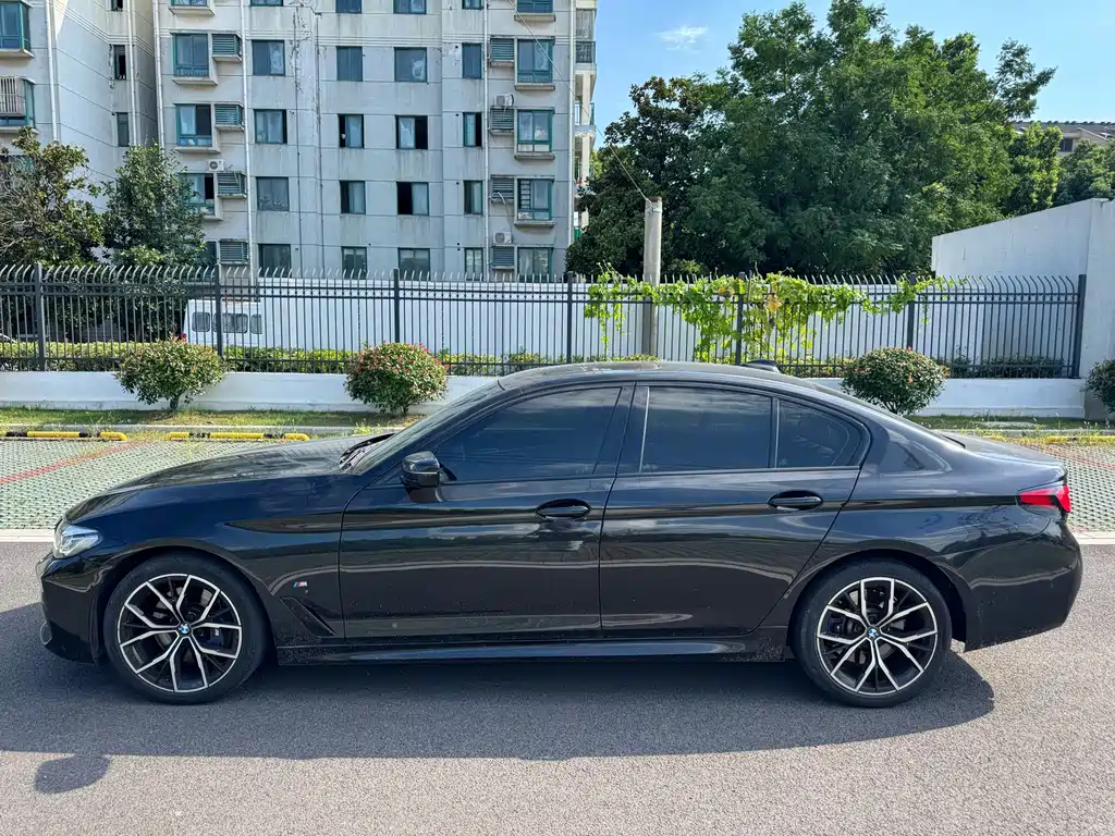BMW 5 Series (Import) — миниатюра 3