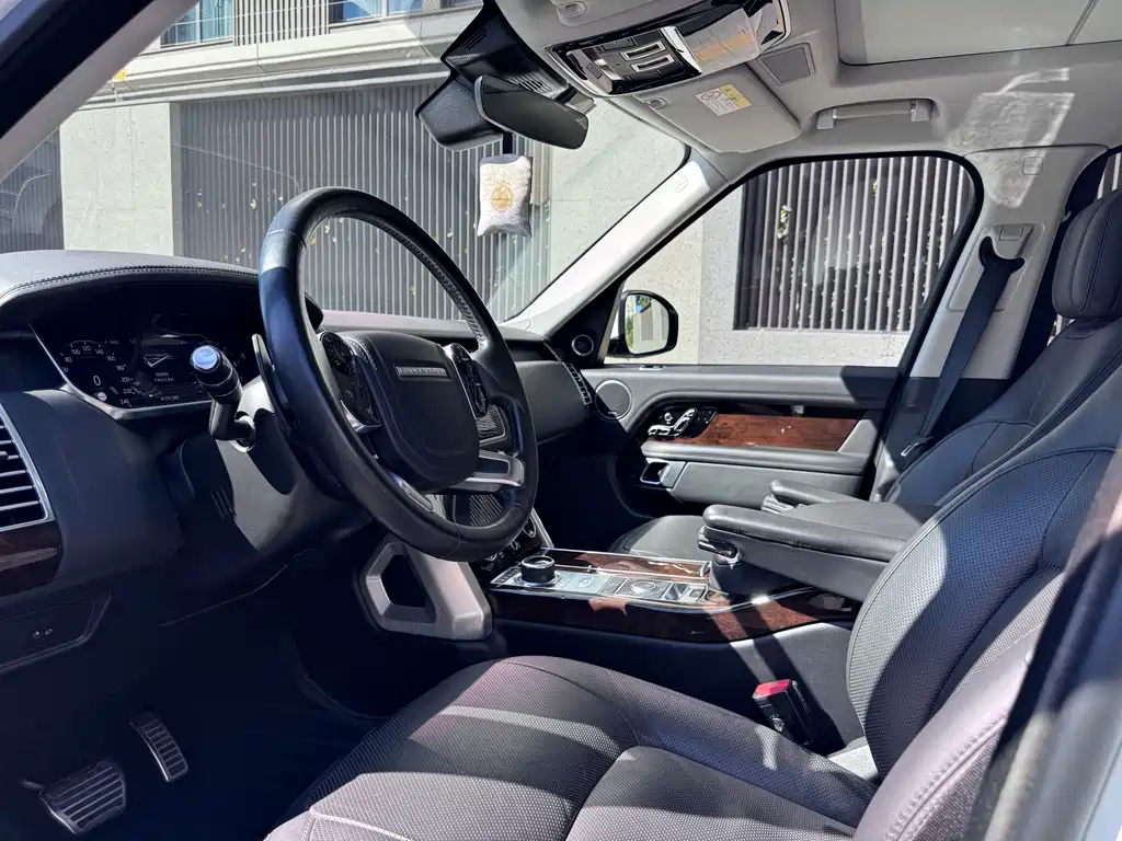 Land Rover Range Rover — миниатюра 6