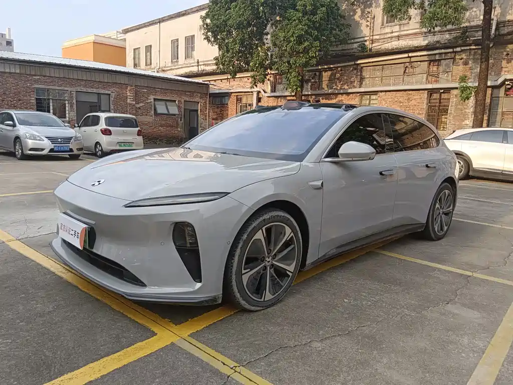 NIO ET5T