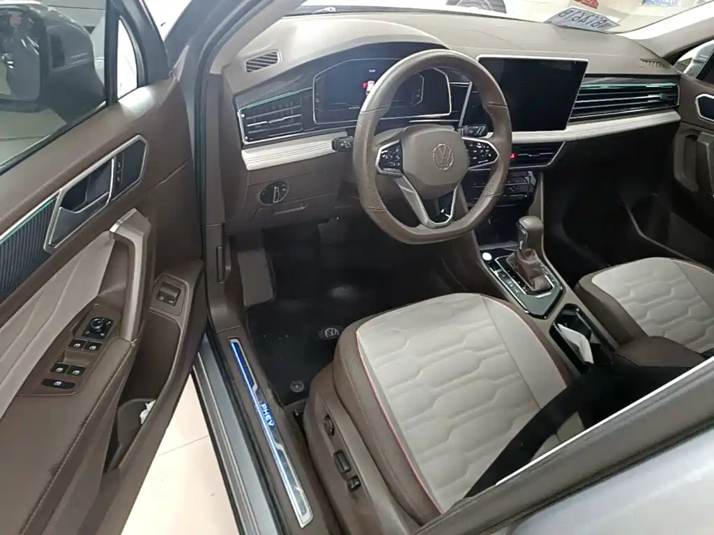 Volkswagen Tiguan L PHEV — миниатюра 16