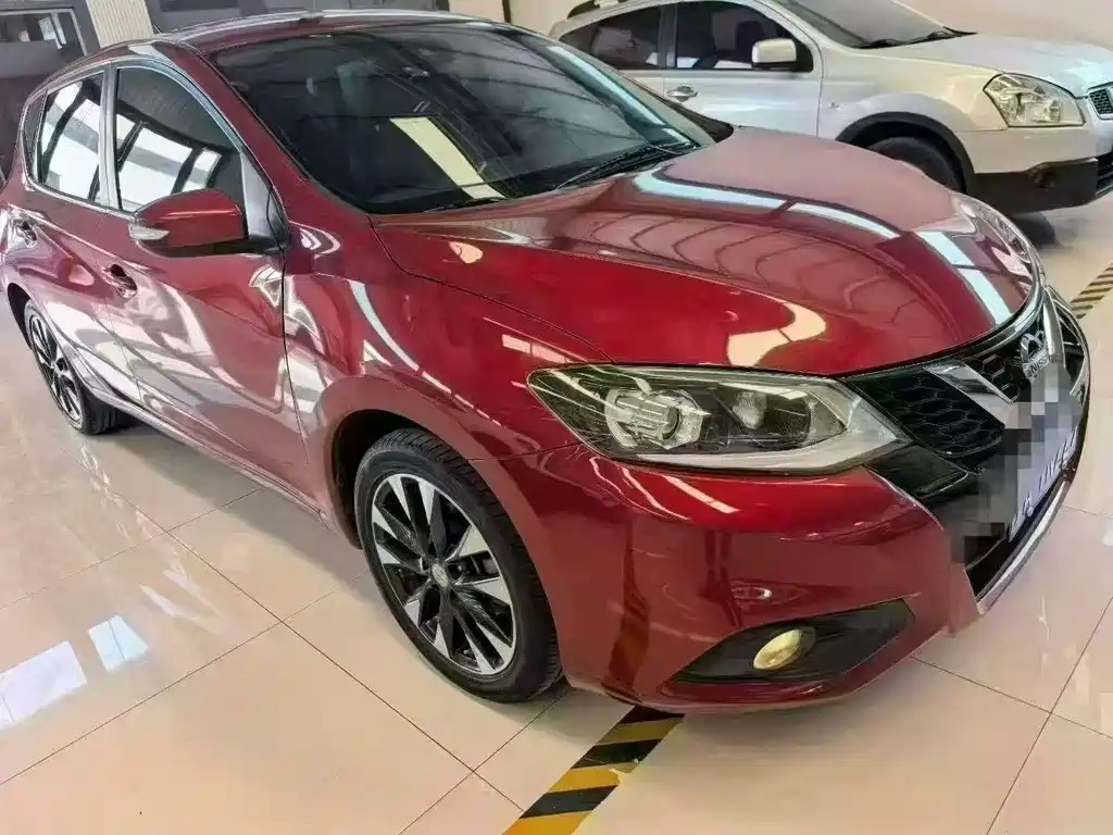 Nissan Tiida — миниатюра 3