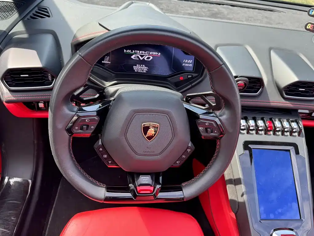 LAMBORGHINI HURACÁN