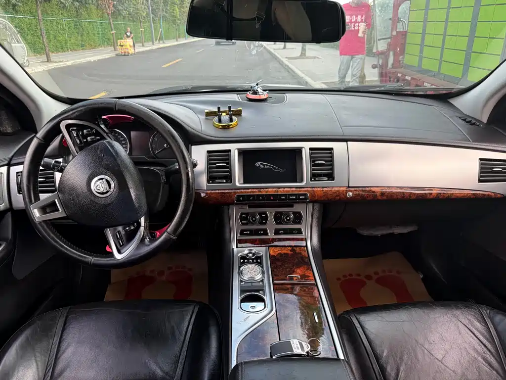 Jaguar XF — миниатюра 13