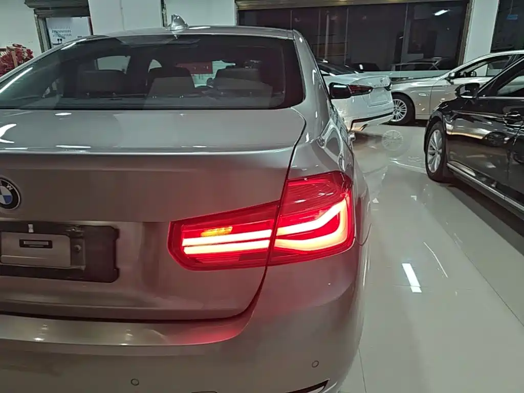 BMW 3 Series — миниатюра 8
