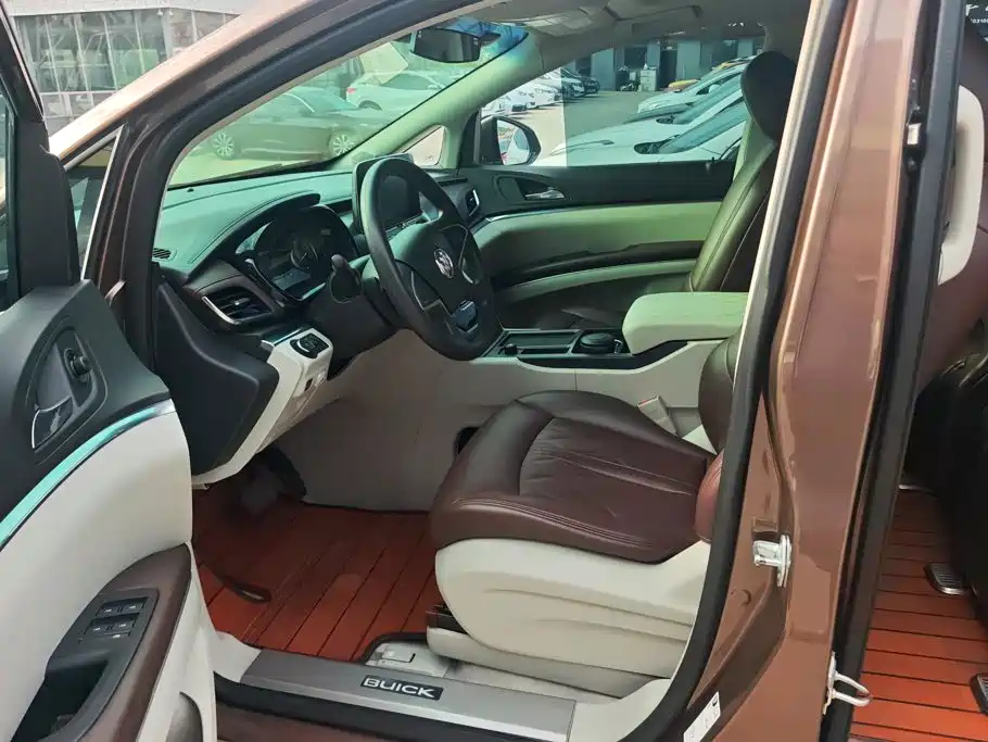 Buick GL8 — миниатюра 9