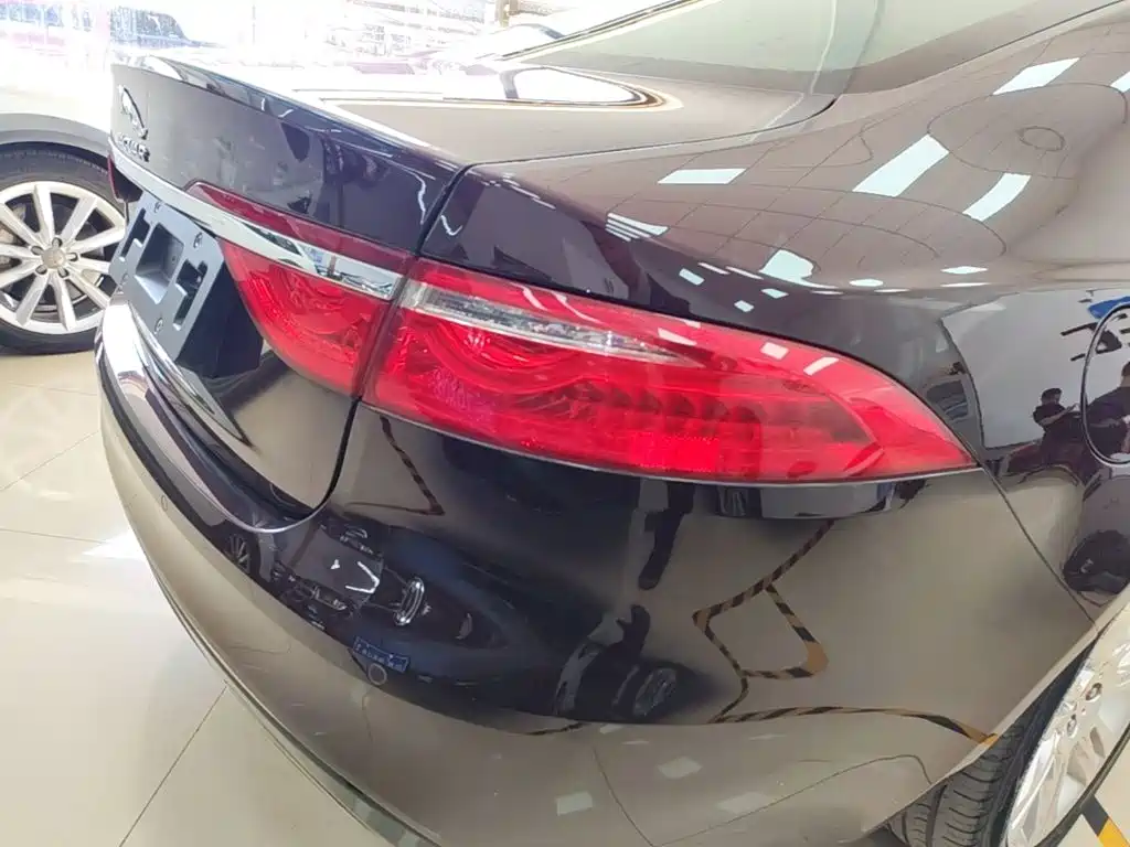 Jaguar XFL — миниатюра 8