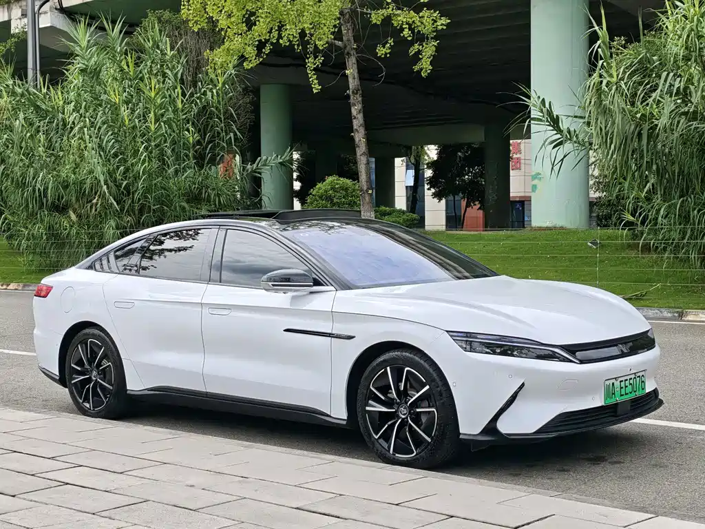 BYD Han — миниатюра 3