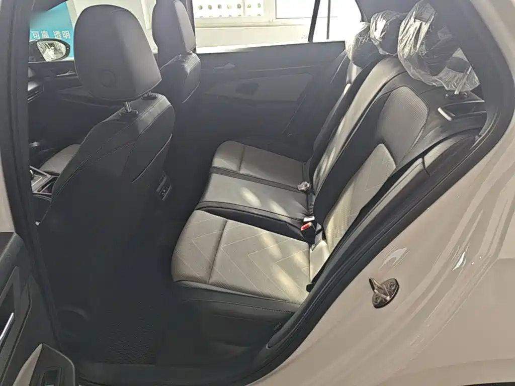 Volkswagen Golf — миниатюра 17