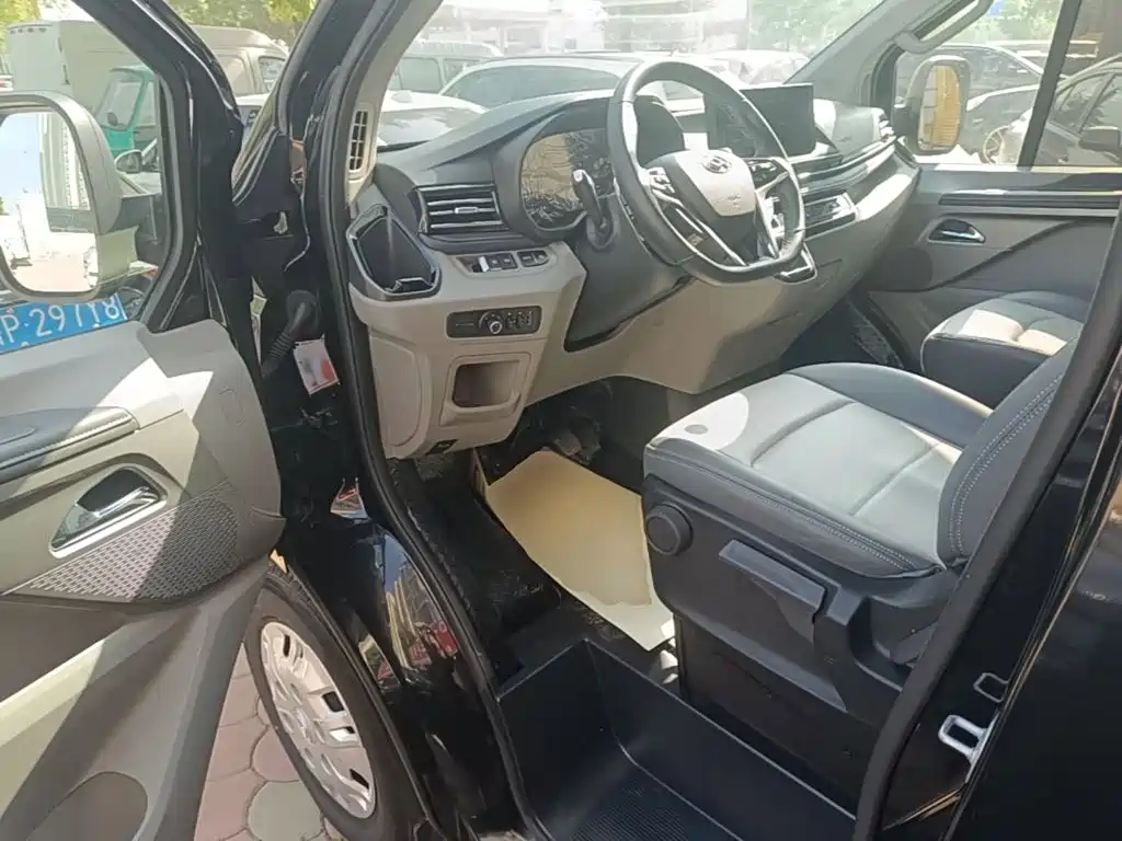 Maxus V70 — миниатюра 16