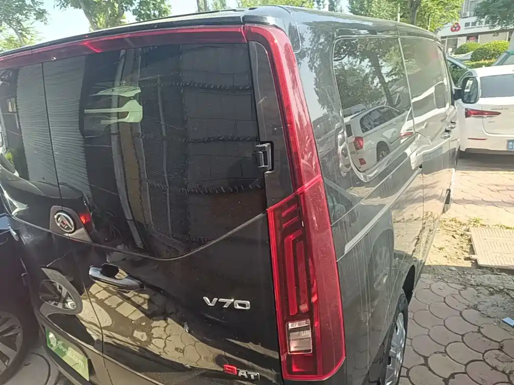 Maxus V70 — миниатюра 8
