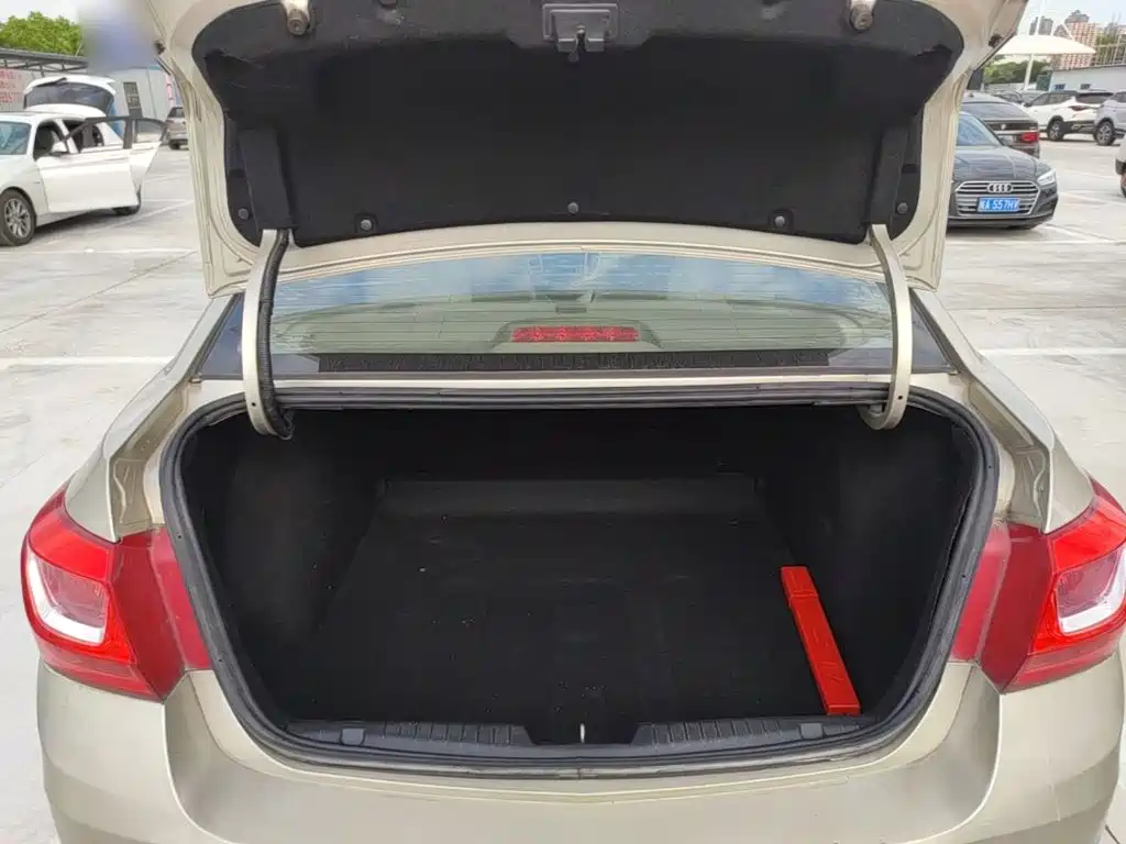 Chevrolet Cruze — миниатюра 19
