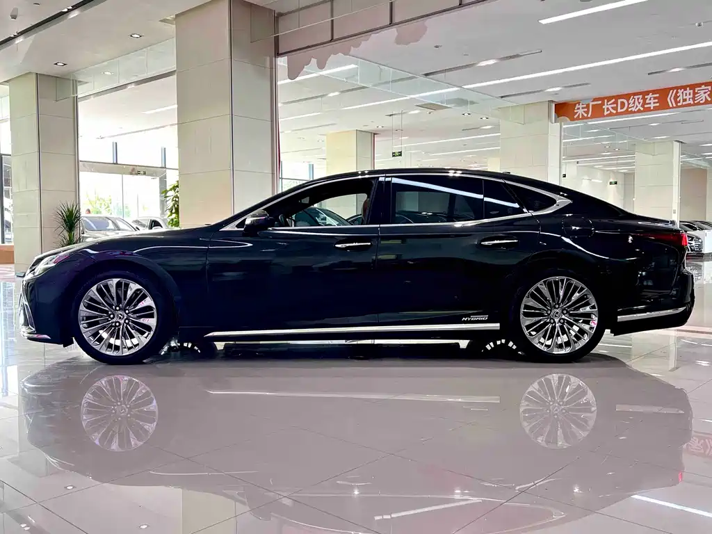 Lexus LS — миниатюра 3