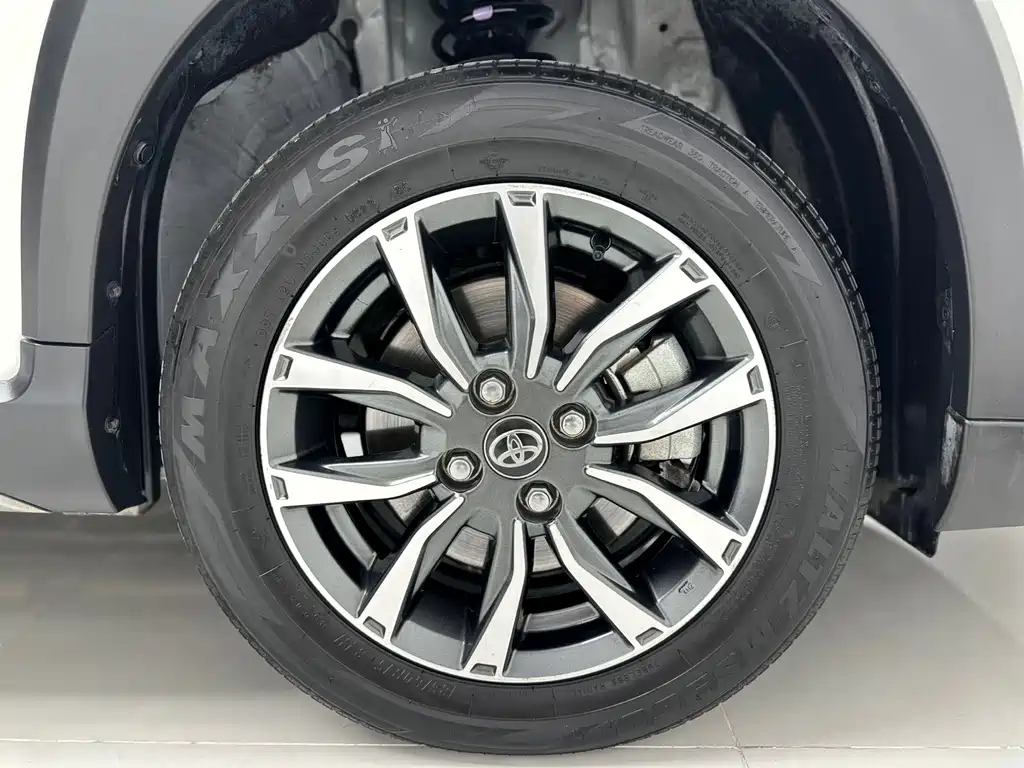Toyota Yaris L — миниатюра 17
