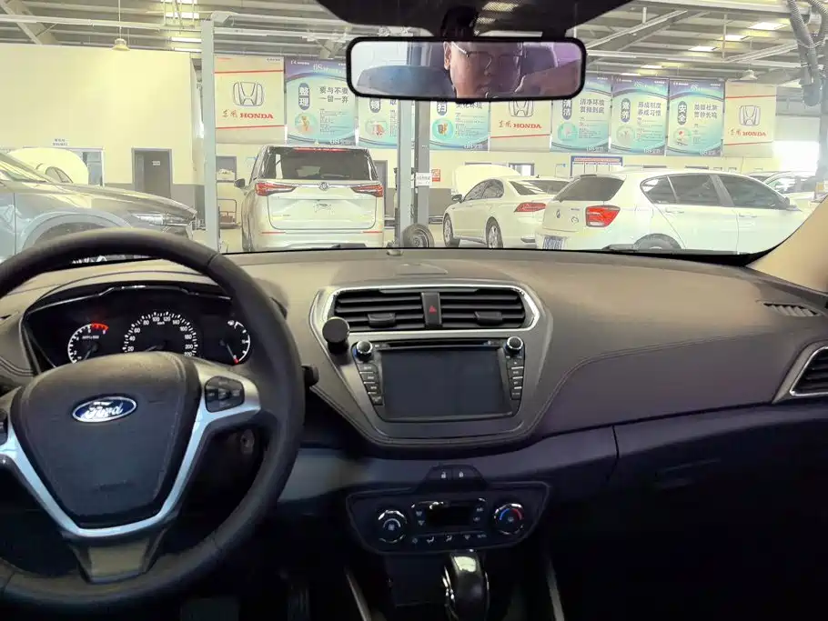 Ford Escort — миниатюра 12