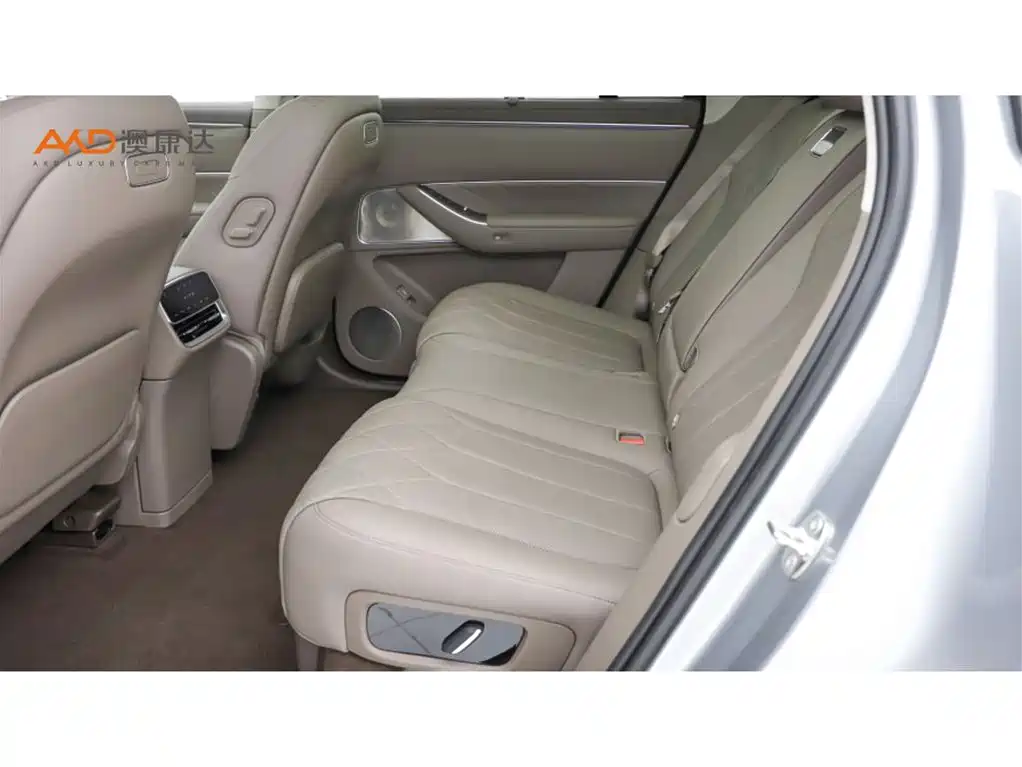 Aito M8 2025 Max+ 53.4kWh 5 мест (192 ）