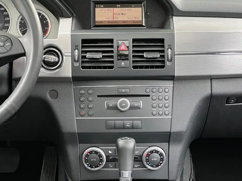 Mercedes-Benz GLK-Class (Import) — миниатюра 10