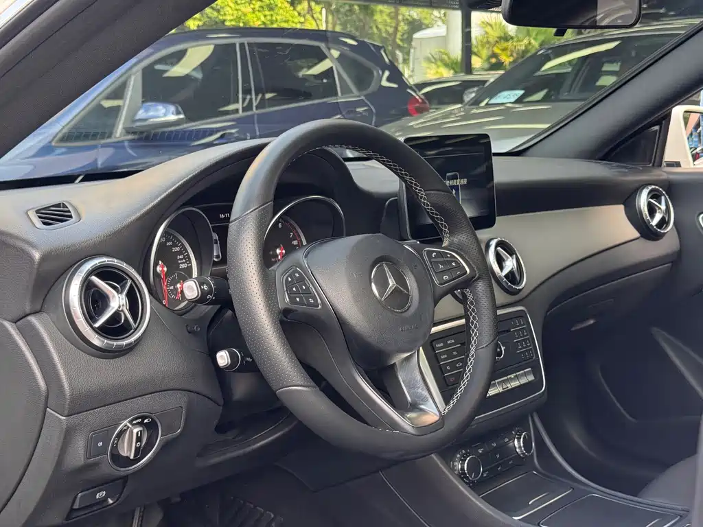 Mercedes-Benz CLA (Import) — миниатюра 15
