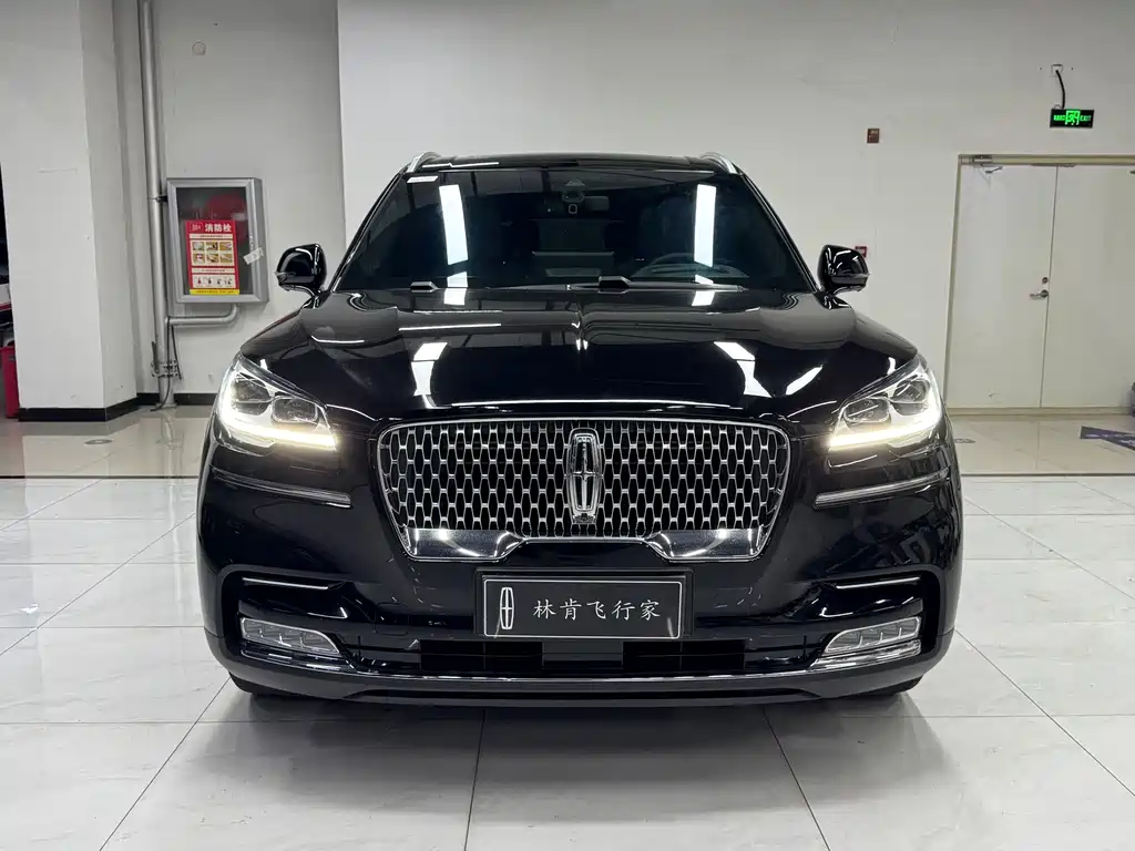 Lincoln Aviator 3.0T V6 4WD Executive Edition, фото 3