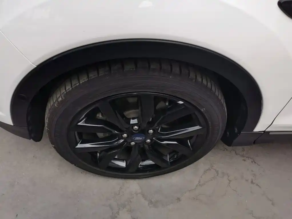 Ford Kuga — миниатюра 23