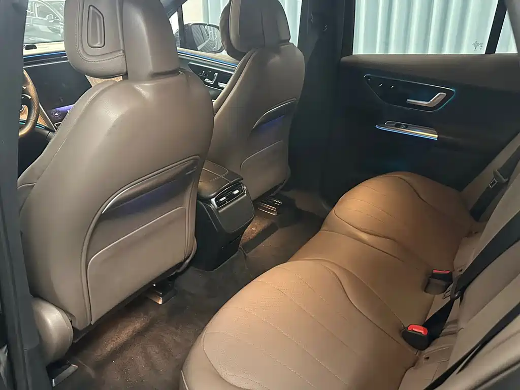 Mercedes-Benz EQE SUV — миниатюра 7