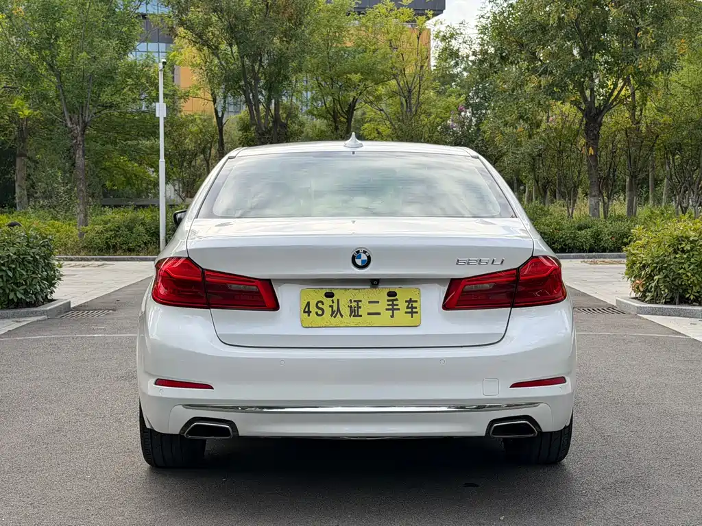 BMW 5 Series — миниатюра 23