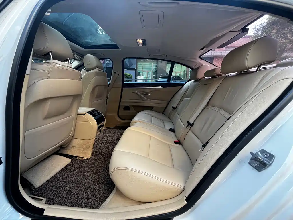 BMW 5 Series — миниатюра 14