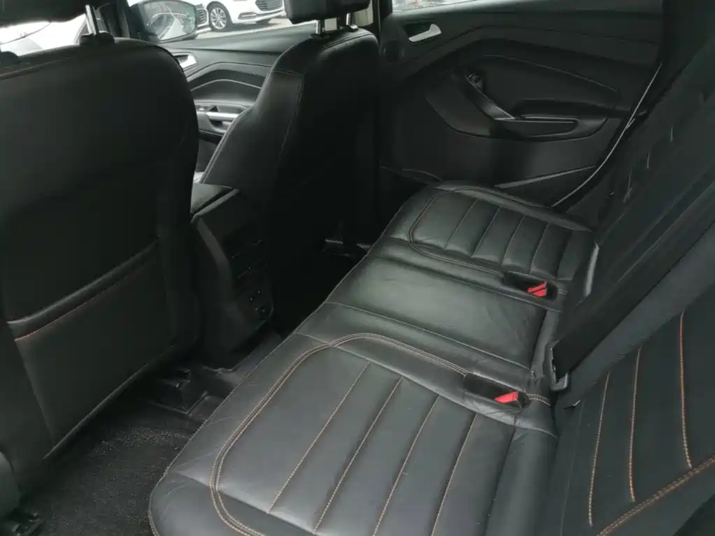 Ford Kuga — миниатюра 17