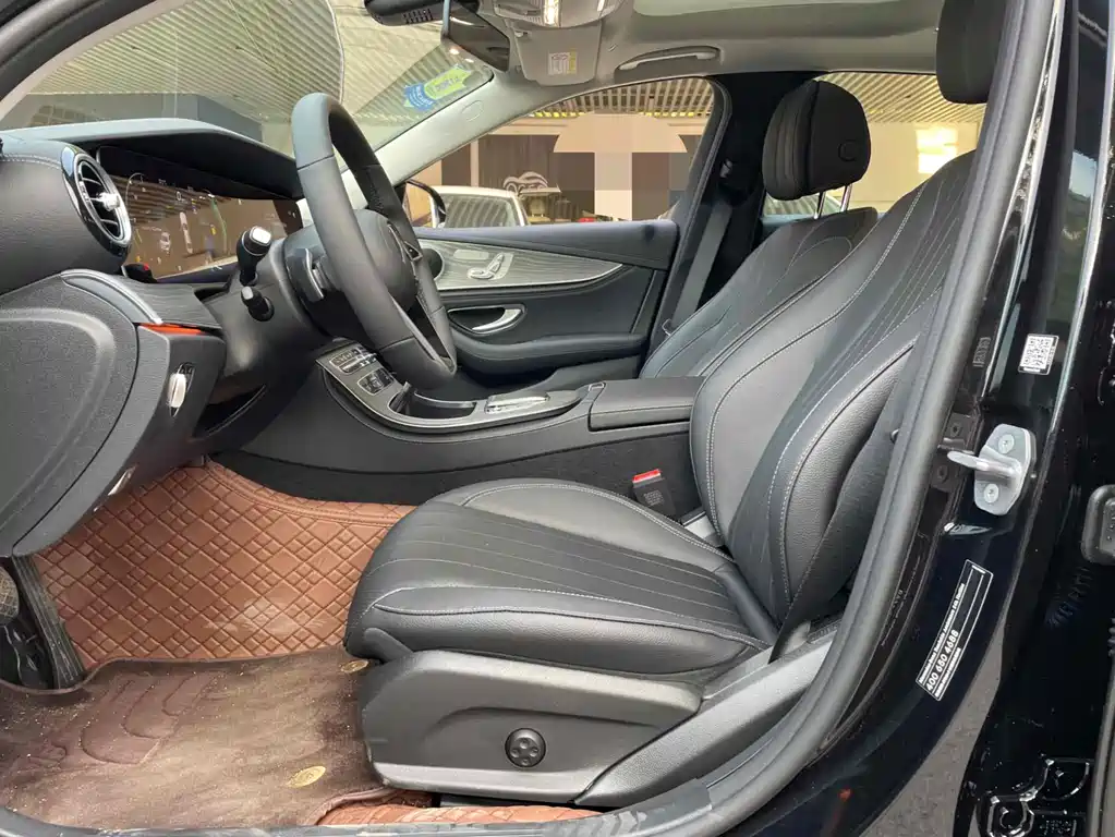 Mercedes-Benz E-Class — миниатюра 3