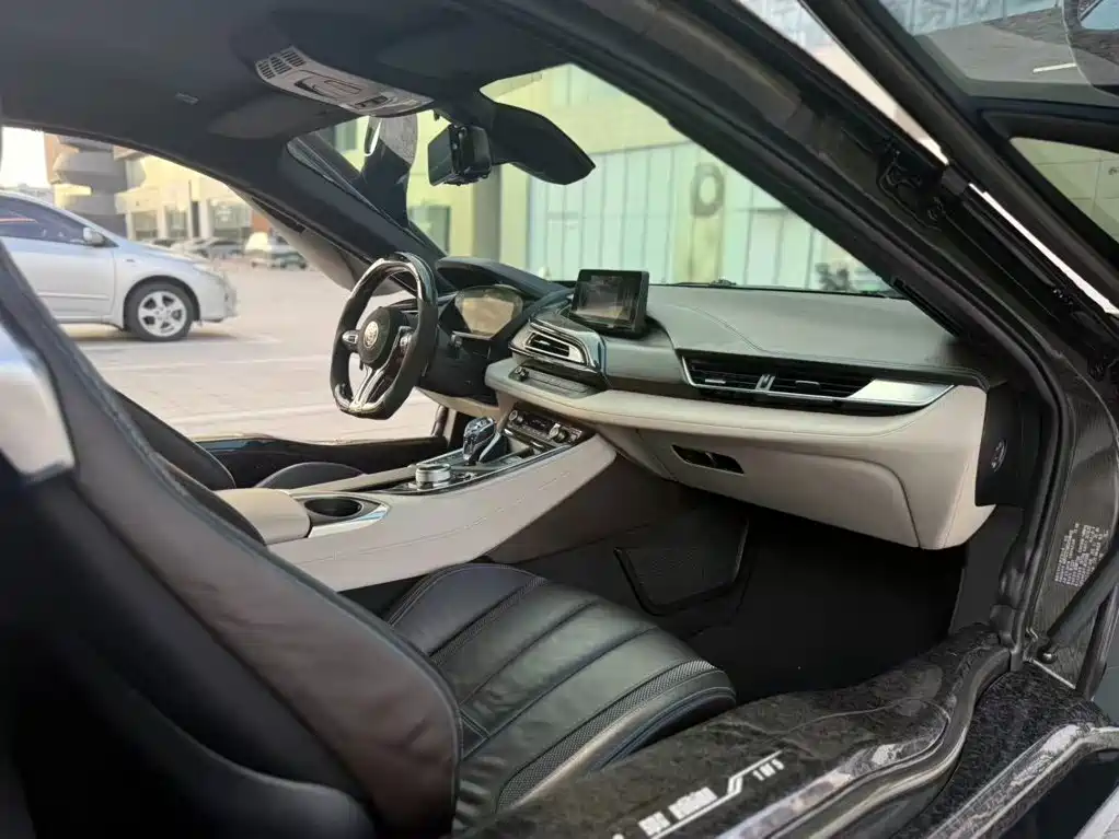 BMW i8 — миниатюра 6