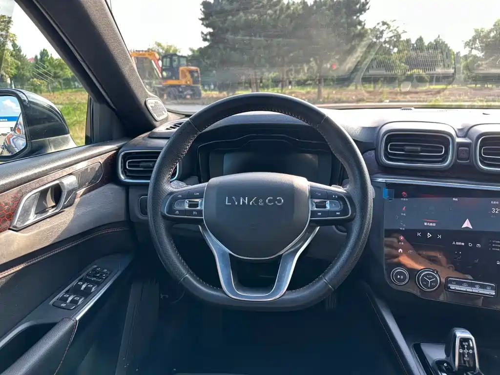 Lynk & Co 03 — миниатюра 21