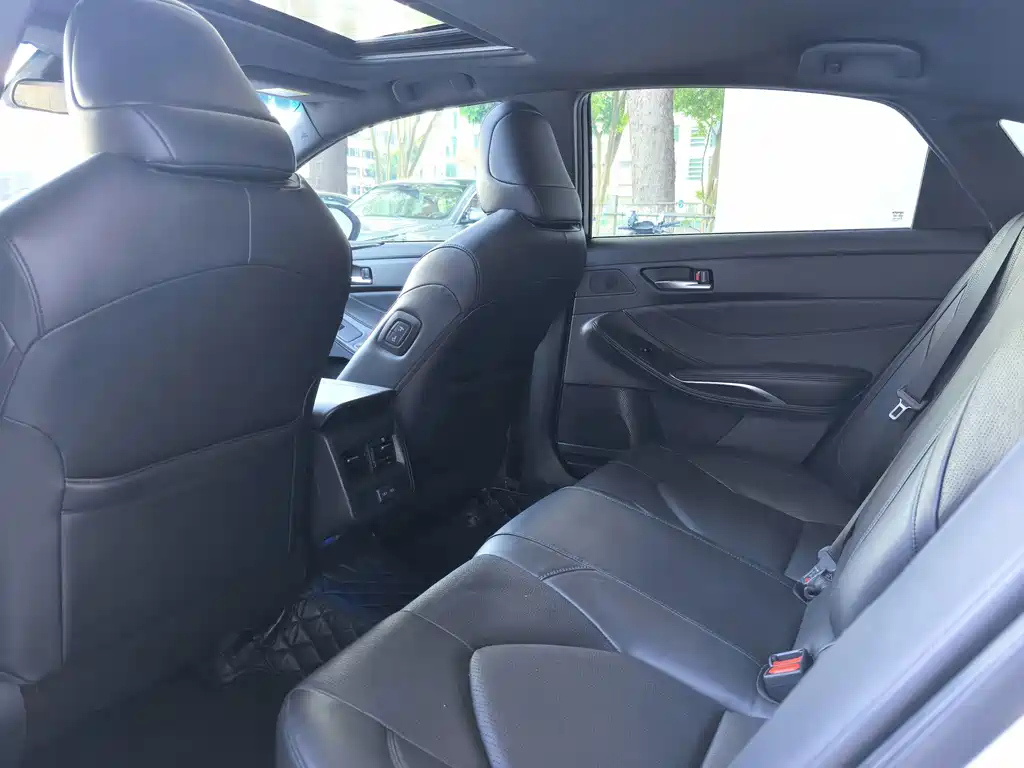 Toyota Avalon — миниатюра 10