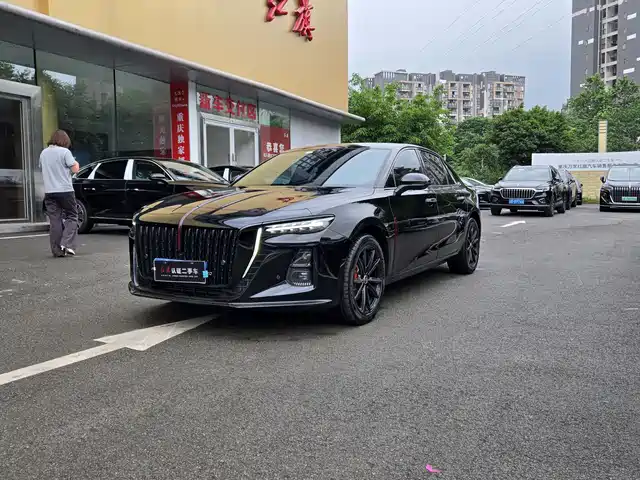 2025 Hongqi H5