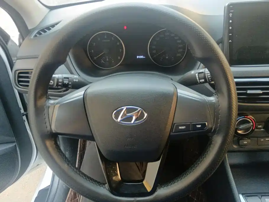 Hyundai Elantra — миниатюра 15