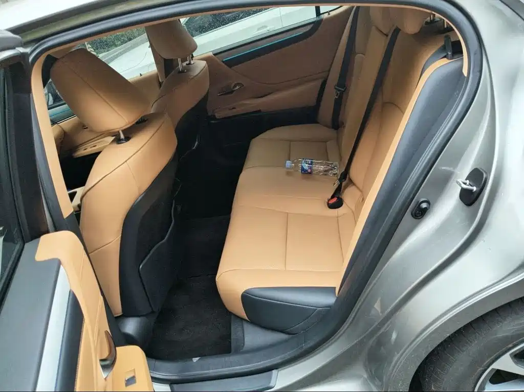Lexus ES 2025 200 Premium