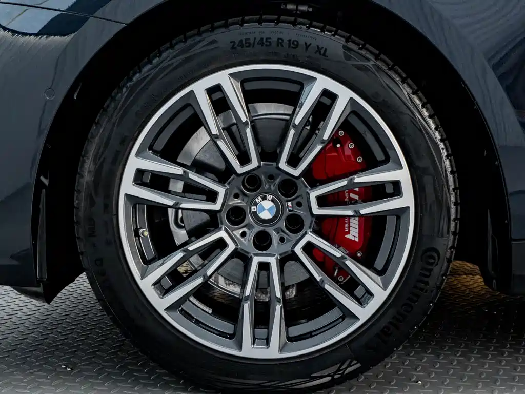 BMW 5 Series (Import) — миниатюра 10